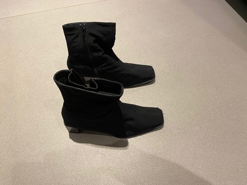 Stuart weitzman designed - stuart,