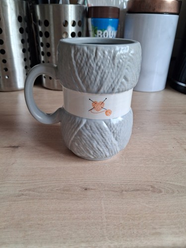 Crotcheting yarn mug - crotcheting, novelty