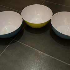 Large Plastic Salad Bowl 25cm. 2 x Blue, 1 x Green