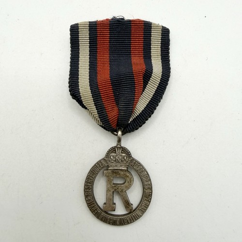 Genuine queen alexandra - genuine,