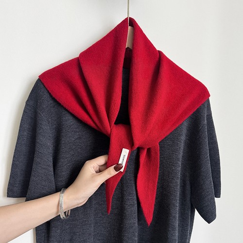 Women 100 wool knit - 100%,
