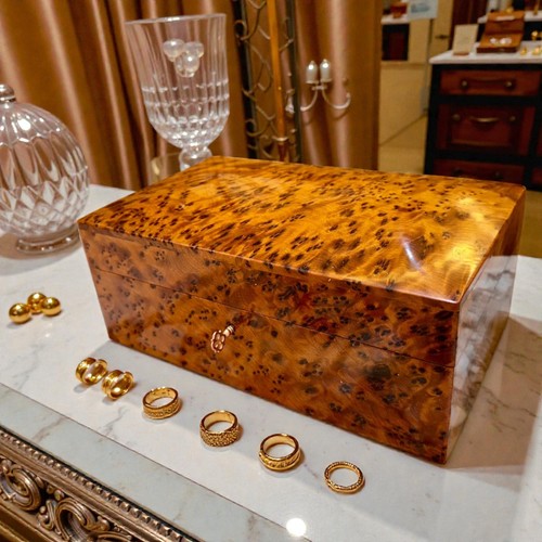 Burl thuya wooden box with - thuya,