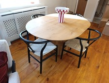 Daals Maru Round 4-6 Seater Extending Dining Table, Oak Pedestal