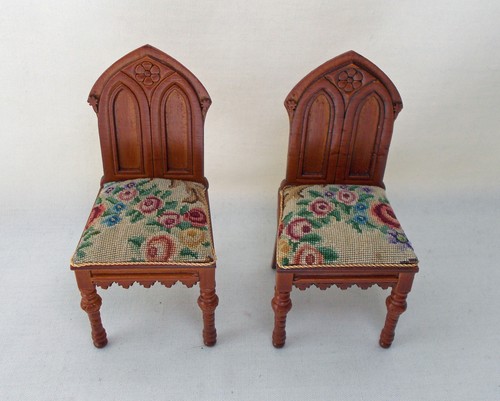 Dolls house minaiture pair - dolls,