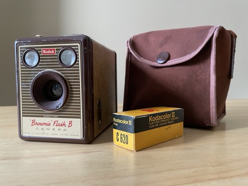 Vintage kodak brownie - brownie, flash