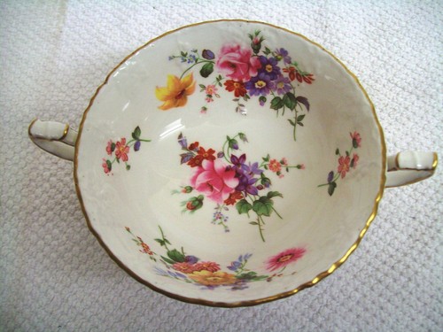 Royal crown derby bone china - royal,