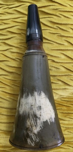 Queen anne style powder - anne, horn