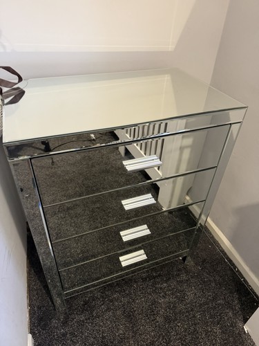 Mirrored drawers - mirrored,