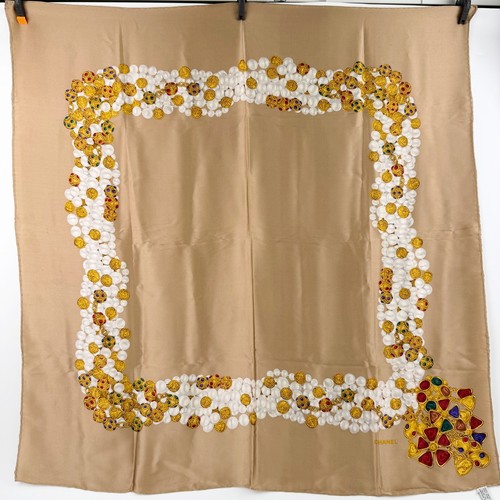 Chanel pearl jewelry beige - chanel,