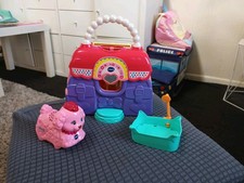 V Tech Toot Toot Pet Grooming Salon Parlour Handbag + Singing Talking Puppy Dog