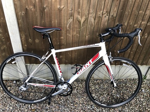 Giant defy road racing - road, bike
