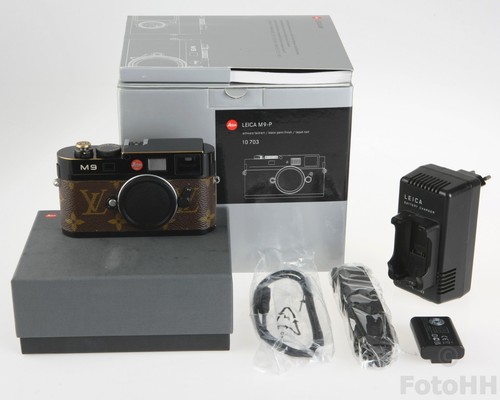 Very nice leica black - black, paint