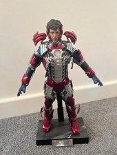 Hot Toys Tony Stark 1/6th Scale - Iron Man 2 mark V