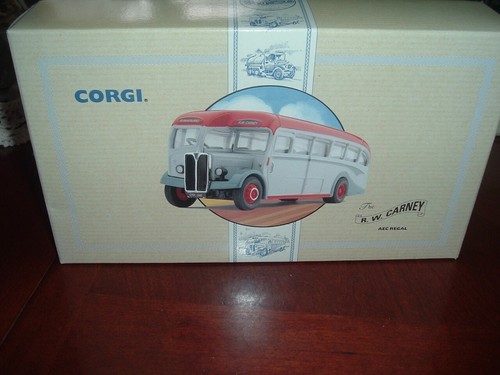 Corgi scale model bus - corgi,