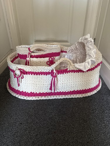 Fully satin lined - lined, crochet