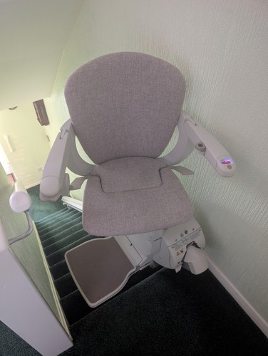 Stannah 420 stairlift with - stannah,