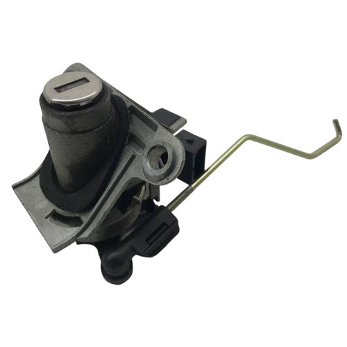 8d5827573 loading door lock - 8d5827573,
