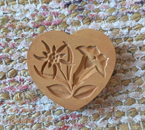 Vintage wooden cookie - wooden,