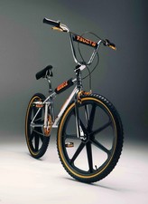 Monza Skyway BMX Cruiser 24-inch Black and Chrome Bike with Pads + extra pads  