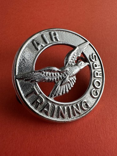 Air training corps cap badge - training,