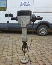 Heavy duty road breaker Makita HM1800