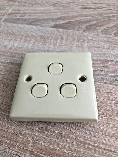 Clipsal gang switch beige - gang,