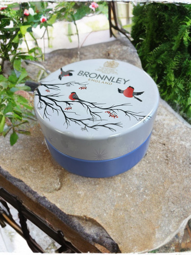 Bronnley honey blossom soap - bronnley,