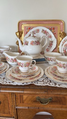 Colclough wayside teaset with - colclough,