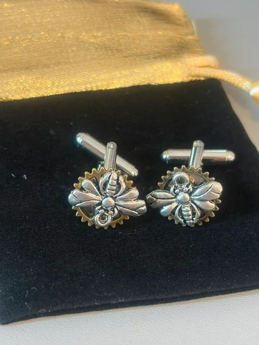 Cufflinks cog and bee - cog,