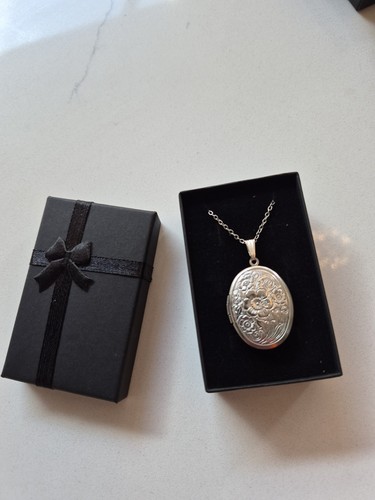 Oval locket pendant - oval, chain