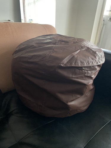 Large faux leather puffee foot