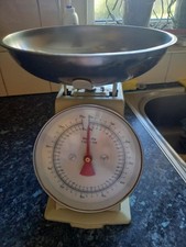Mechanical Kitchen Scales Cream 5kg - Stainless Steel Bowl Retro