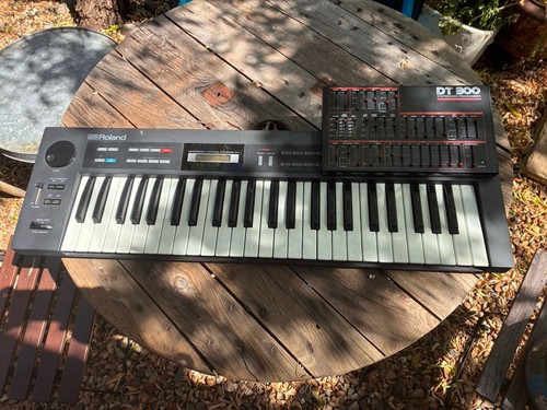 Roland alpha juno - roland, plus