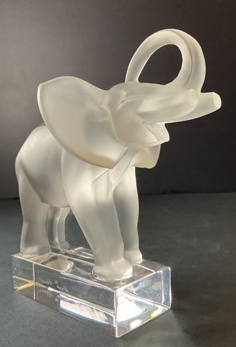 Lalique frosted elephant of - elephant, 1