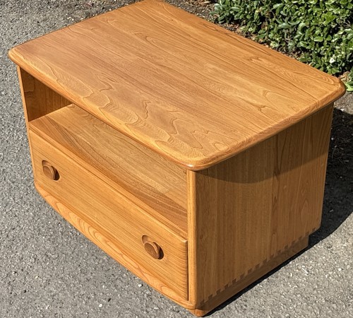 Fine modern ercol corner - tv,
