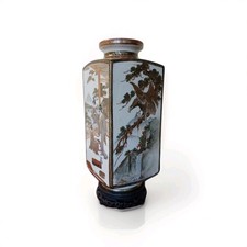 A Large rectangular Satsuma vase By Shozan, Meiji era (1868-1912)