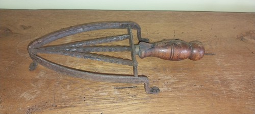 Vintage flat iron stand - stand, cast