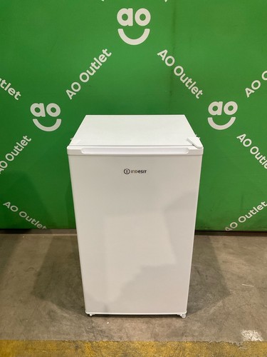 Indesit fridge white rated - e,