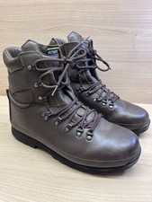 SIZE UK 9L- Altberg Defender -