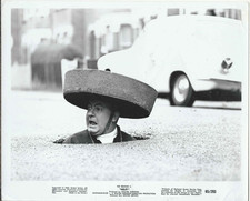 LEO MCKERN HELP BEATLES FILM   VINTAGE 10X8 PHOTO FUN IMAGE DRAIN