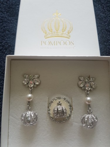 Pompoos crown brooch - brooch, &