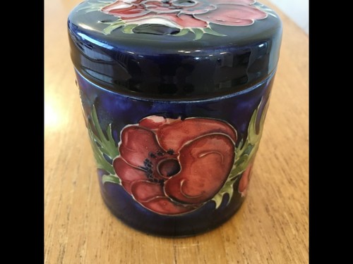 Moorcroft vintage pottery jar - moorcroft,