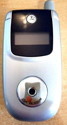 Motorola v220 mobile phone - mobile,