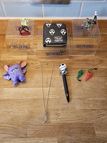 Toy and accessories bundle - and,