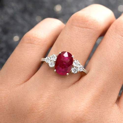 50ct oval cut - 2.50ct, ruby