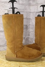 TAN SUEDE SHEEPSKIN UGG AUSTRALIA CLASSIC TALL BOOTS SIZE 6 / 39 USED CON