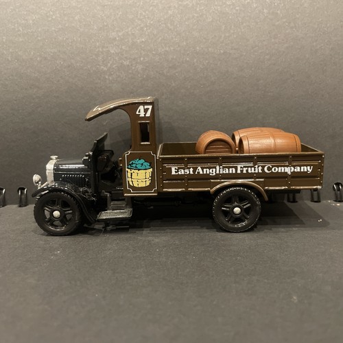 Corgi toys 47 east - ￼,