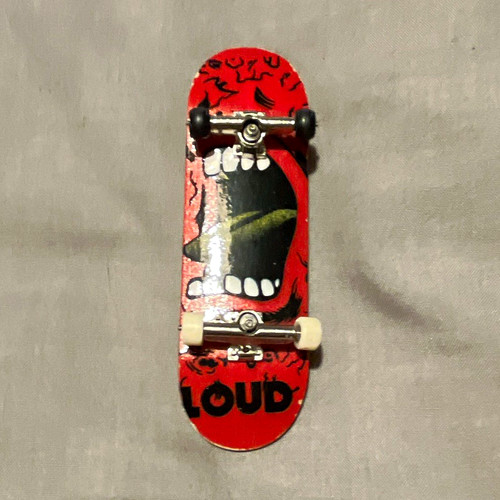 Loud red black complete - loud,