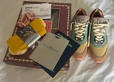 KANGAROOS 6TH FLOOR SIZE 9