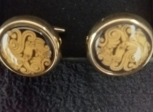 Vintage gold tone cufflinks - vintage,